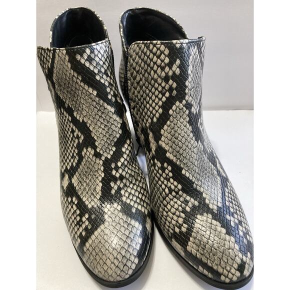 STYLE & CO WOMEN'S MASRINAAP NATURAL SNAKE BOOTS SIZE 8.5 - Picture 1 of 4